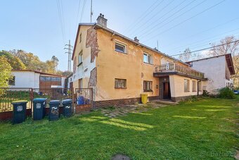 Prodej domu se 2 bytovými jednotkami, garážemi a dílnami - 2