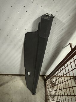 Roleta kufru VW Touran 1t3 - 2