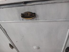 Komoda z masivu, starožitna, vyrobena na zakázku, z 20.let - 2