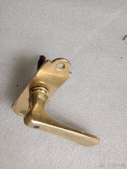 Okenní kličky,půlolivky MOSAZ zlatá,1920 - 2