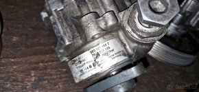 Servo cerpadlo Audi A4 8E 8e0145155t - 2