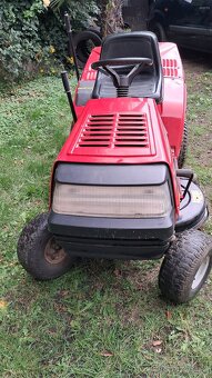 Zahradní traktůrek MTD - 2