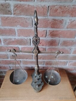 V Ý P R O D E J ... Starožitné váhy. - 2