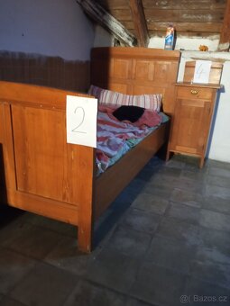 Starožitný nábytek - 2