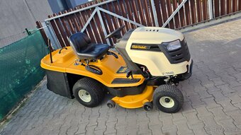 Zahradní traktůrek Cub Cadet - 2
