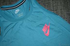 Dívčí tyrkysové tílko Nike, velikost 146/152 - 2
