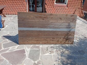 Kvalitní stoly do baru či restaurace - 2
