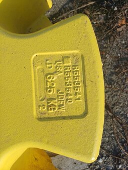 Litinové závaží John Deere 2x 625kg - 2