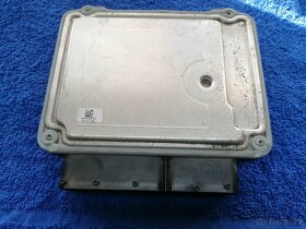 VW Seat Skoda 1,9 TDI ECU motoru 03G906021FB - 2