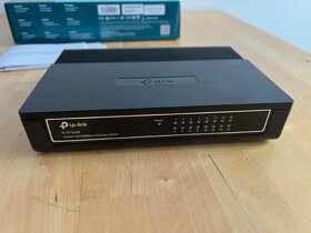 TP-Link TL-SF1016D (16 portový switch) - 2