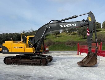 Pásový bagr VOLVO EC 210RNLC - 2