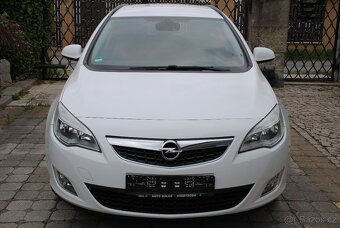 Opel ASTRA 1.4T 103kW - naj. 140 000km - po 1. majiteli - 2