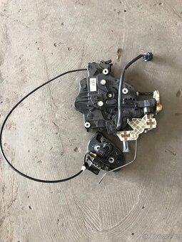 Zamek bočních dveři caddy 2K0843654BD - 2