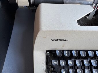 psací stroj Consul - 2