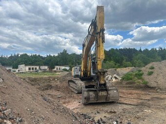 New Holland E215B - 2