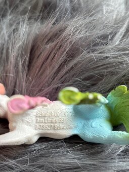 Schleich magické hříbě - 2