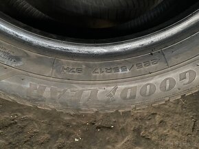 Goodyear ultragrip performance + 225/55 R17 97H zimní - 2