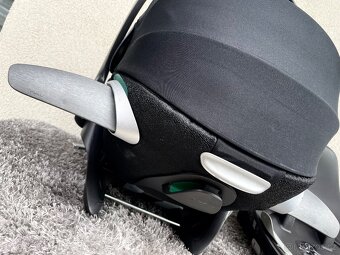 Prodám Autosedačku CYBEX Cloud Z2 i-Size black + Cybex Base - 2