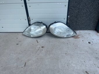 Prodám přední světla na Renault trafic || - 2