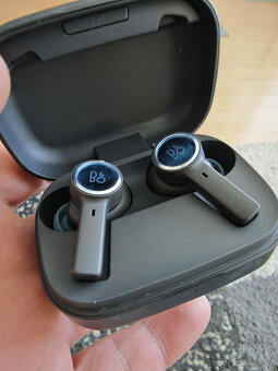 Prodám sluchátka Bang & Olufsen Beoplay EX Anthracite Oxygen - 2