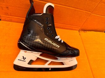 BRUSLE BAUER SUPREME SHADOW TI + NOŽE FLY-TI, 44/8,5 FIT2 - 2