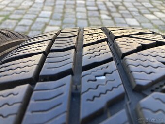 2ks zimních pneumatik KUMHO 235/55R18 100H 6-6,5mm DOT20219 - 2