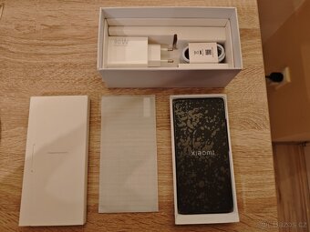 Xiaomi 15 12/512GB čínská verze - 2
