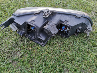 leve predni svetlo peugeot 406 coupe - 2