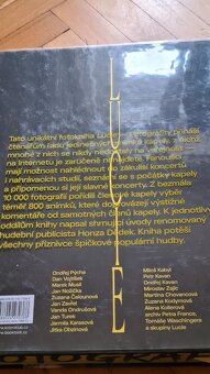 Nová kniha skupiny Lucie s podpisy - 2