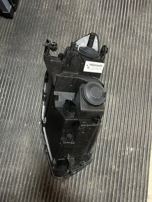 VW Caddy 5.generace přední světlo - 2