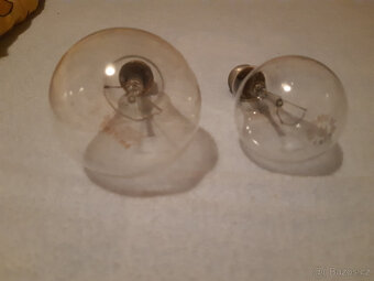 Stará žárovka 200W (PHILIPS) + 150W (???) - 2