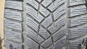 Zimní pneu 235/40/19 Good Year - 2