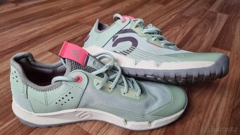 Adidas vycházkové boty UK 6 - 2