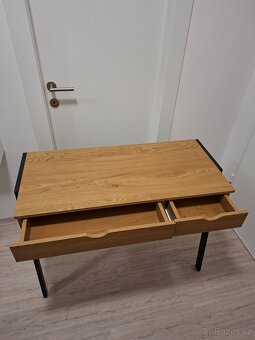 Dřevěný psací stůl Erchis - 2