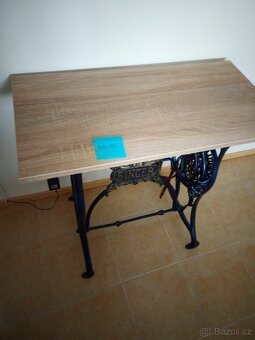 Stolek ze šiciho stroje - 2