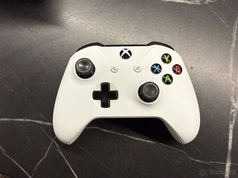 Prodám Xbox One S 500 GB - 2