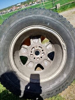 Prodám kolo Jeep Cherokee za 400 - 2