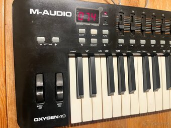 M-AUDIO Oxygen49 MIDI USB keyboard - 2