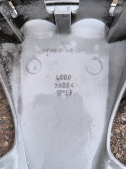 Original Toyota 16" poklice - 2
