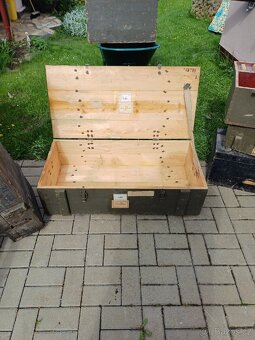 Prodám vojenské bedny od munice a lékařských materiálů - 2