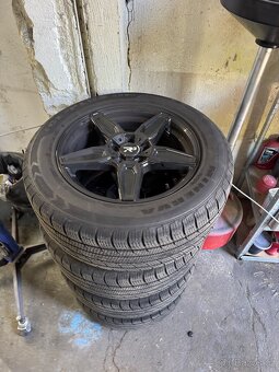 Alu r18 bmw x5 včetně zánovní pneu 255/55/18 - 2
