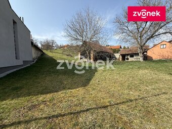 Pozemek Dobrkovice - centrum obce, pěkná a klidná lokalita - 2