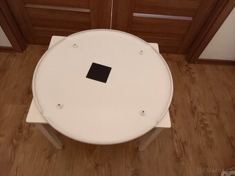 kulatý kovový stolek o průměru 65cm - 2