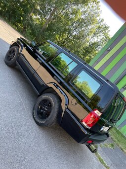 Jeep commander 3,0 crd 195 tis - 2
