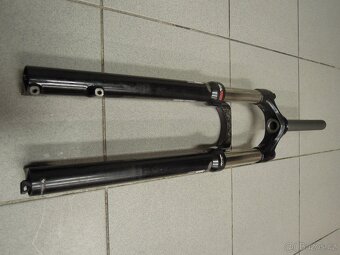 odpružená vidlice RockShox - 2