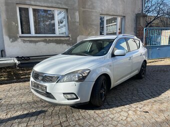 Prodám veškeré náhradní díly z KIA Ceed kombi 1,6 crdi 85kW - 2