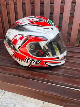 Helma na motorku AGV - 2