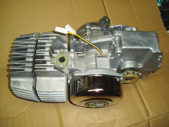 - Nový - Motor- na - KORÁDO Manet 216 - - 2