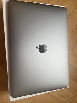 Apple Macbook Air 2019 Intel i5 256 GB SSD - hezký - 2