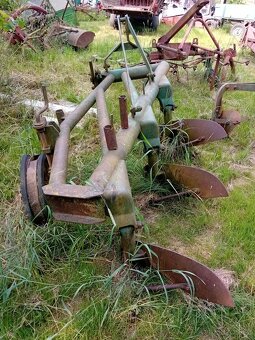 Traktor pluh - 2